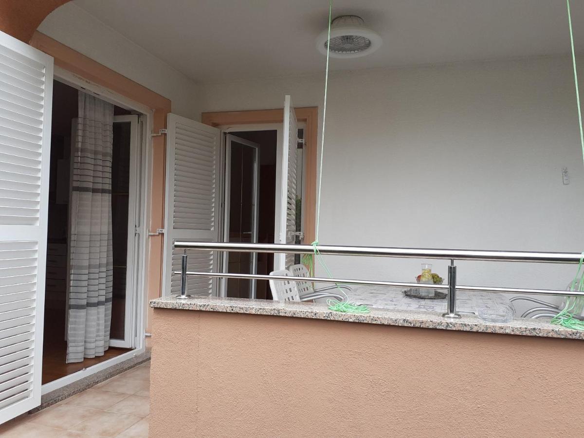 Apartment Conty On The Ground Floor Malinska Exterior photo